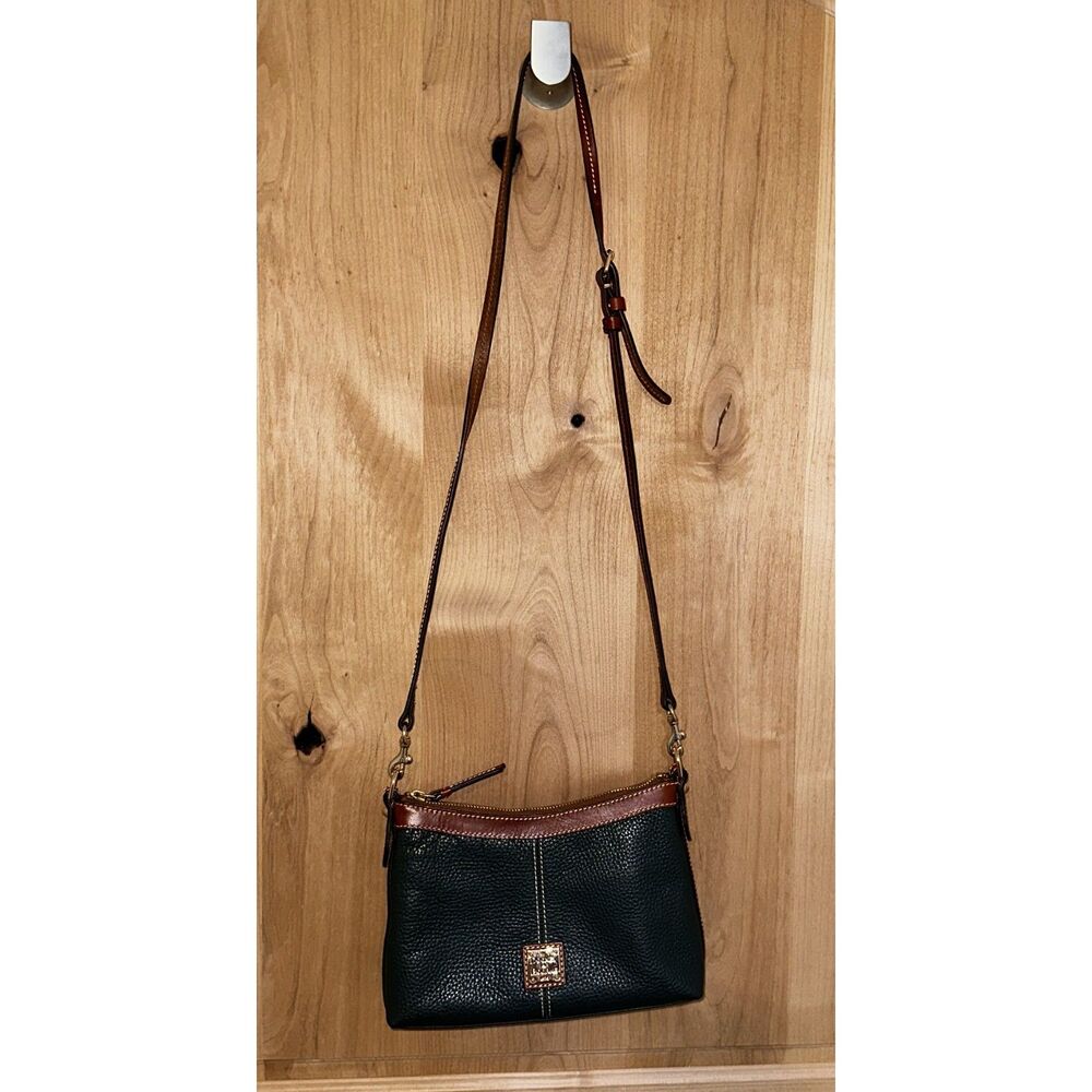Dooney & Bourke Green Pebble Grain Crossbody Pouch EUC
